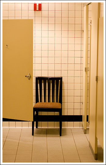 bathroom-chair001.jpg