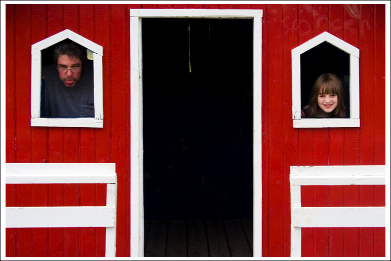 little-red-playhouse003.jpg