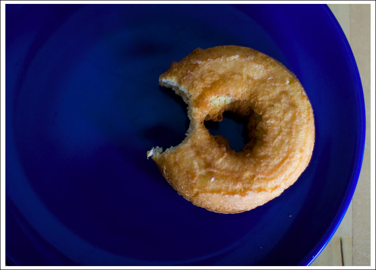 donut-on-blue002.jpg