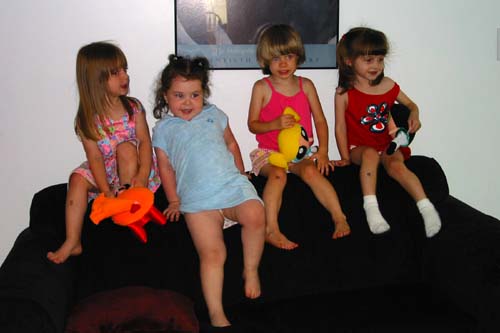 couchkids-05